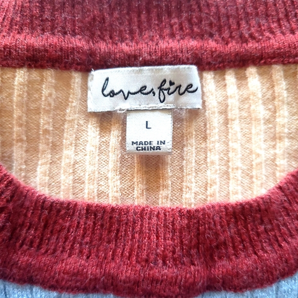 Striped Cropped Sweater - Picture 4 of 5